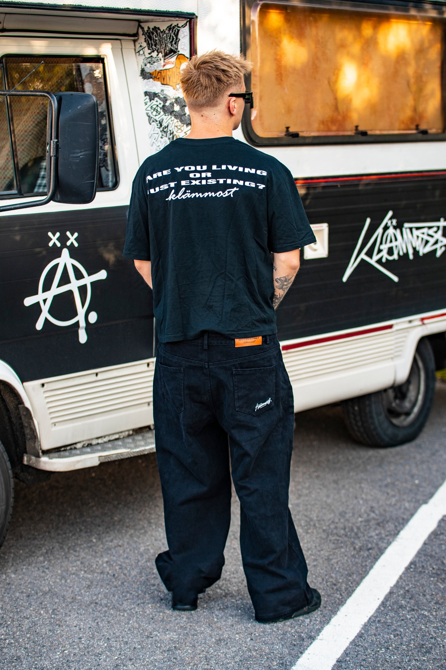 Klämmost - Black stretch t-shirt