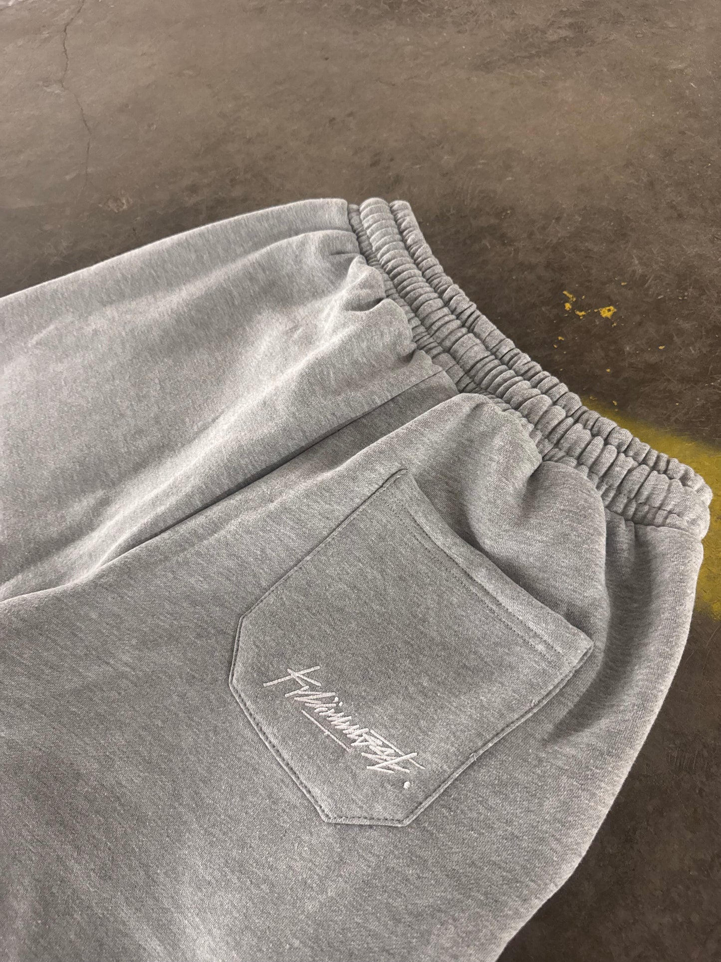 Klämmost - Grey track pants
