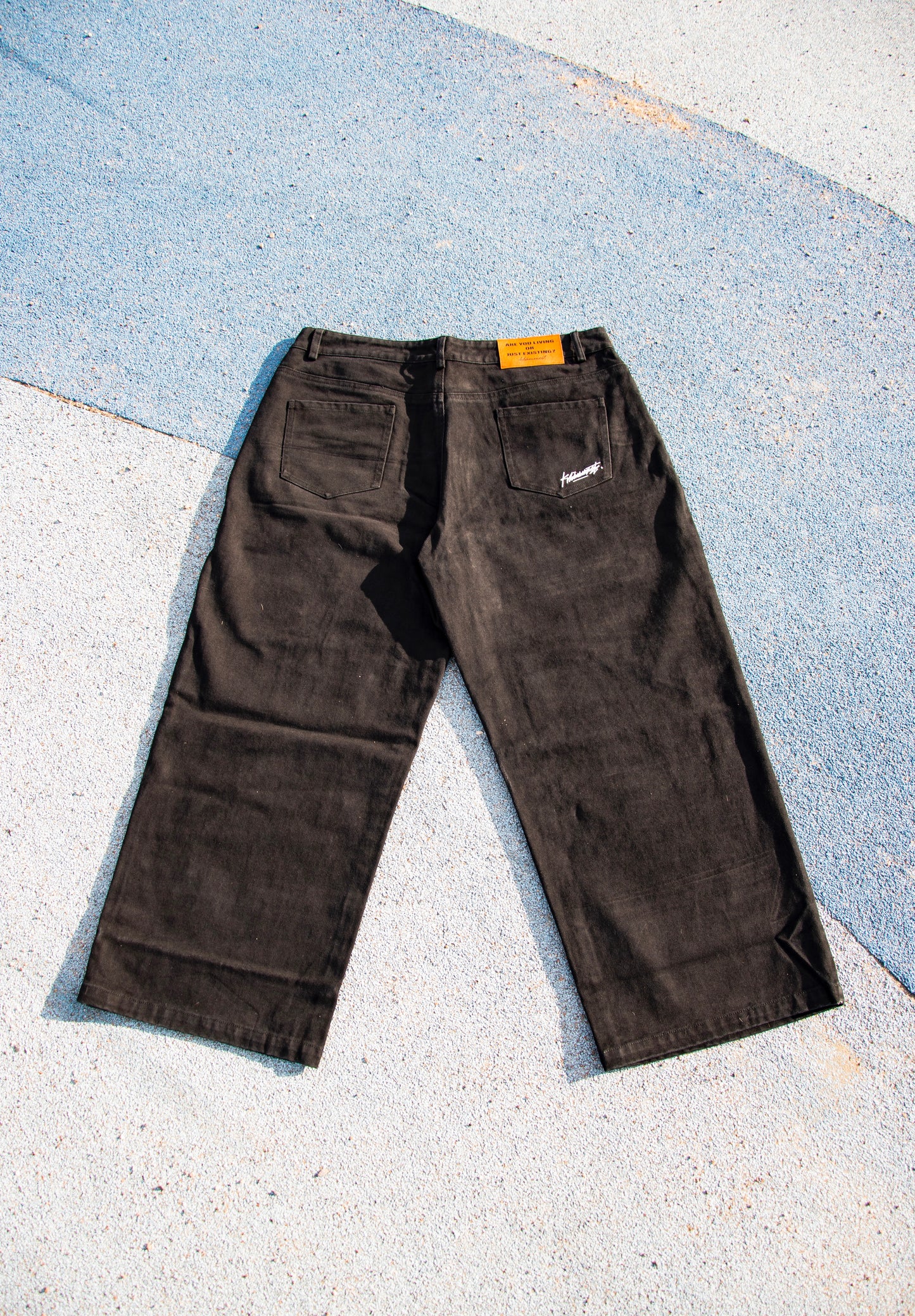 Klämmost - Black track jeans