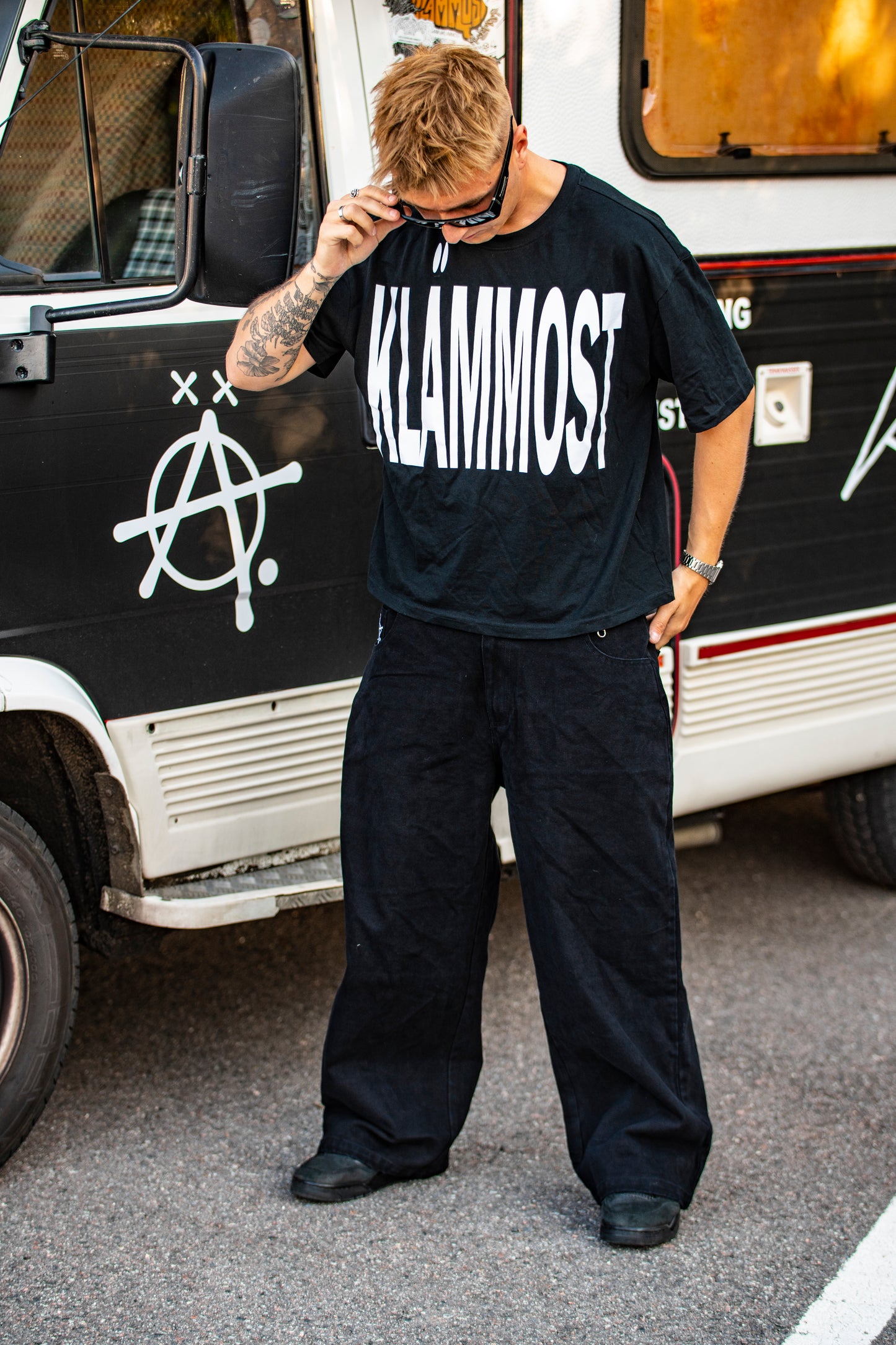 Klämmost - Black stretch t-shirt