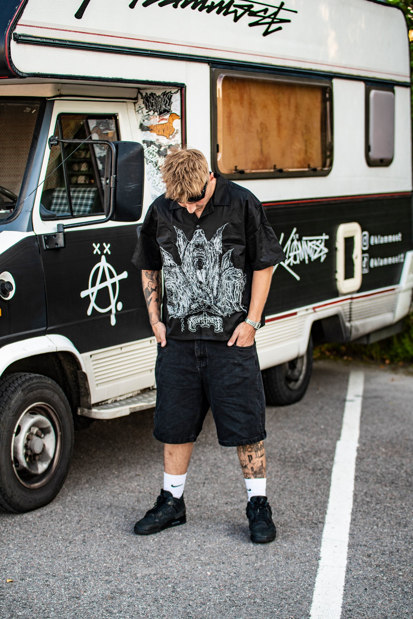 Klämmost - Black triple threat vacation shirt