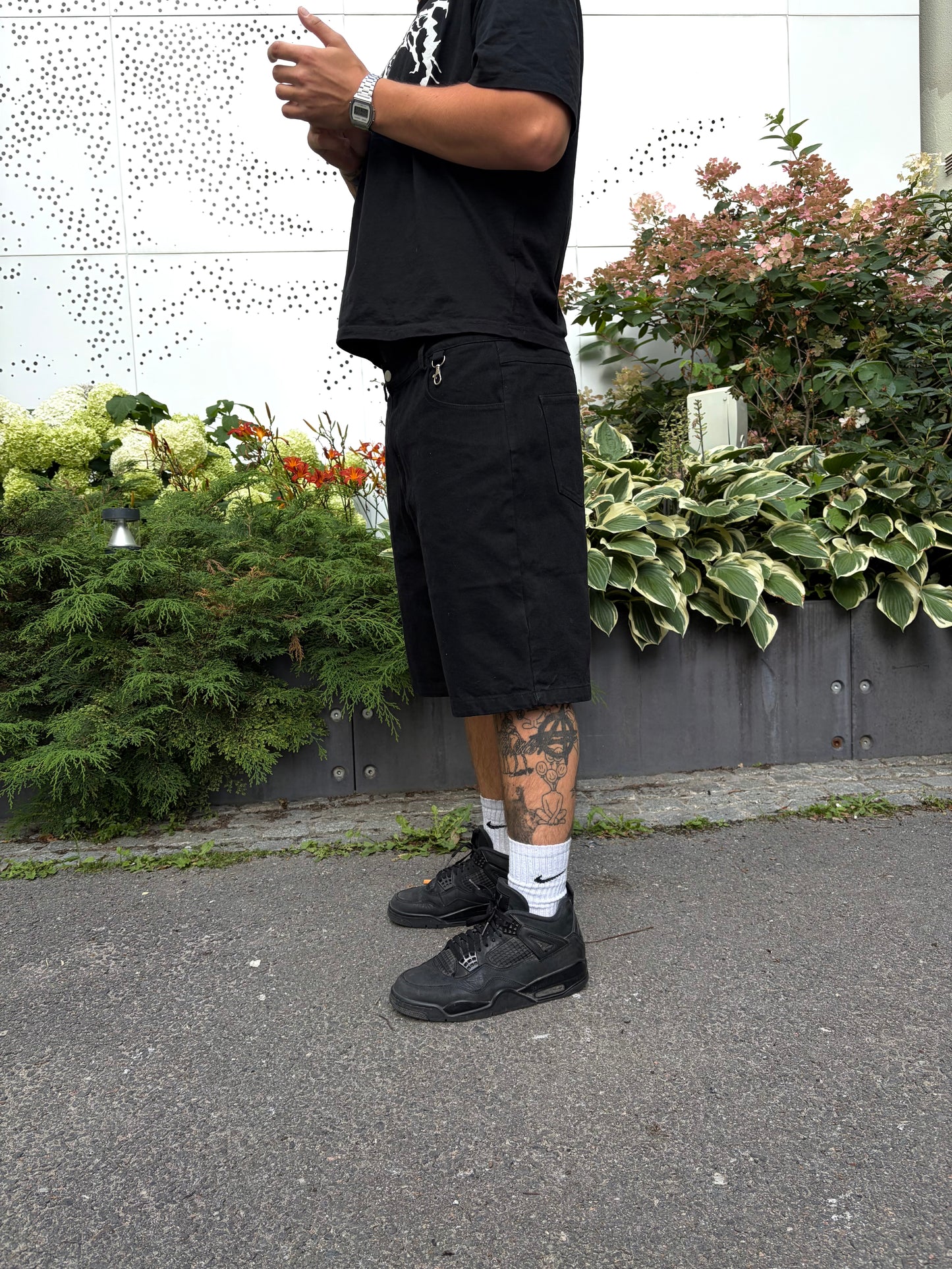 Klämmost - Black track jorts