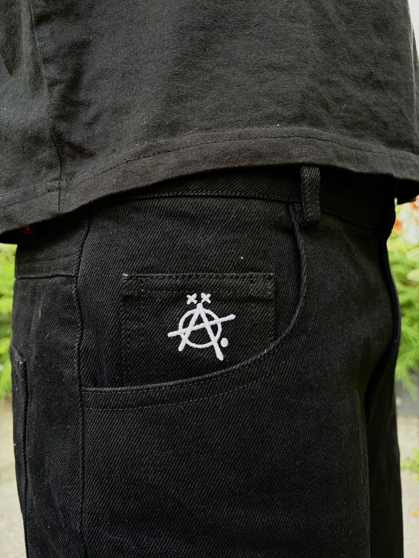 Klämmost - Black track jorts