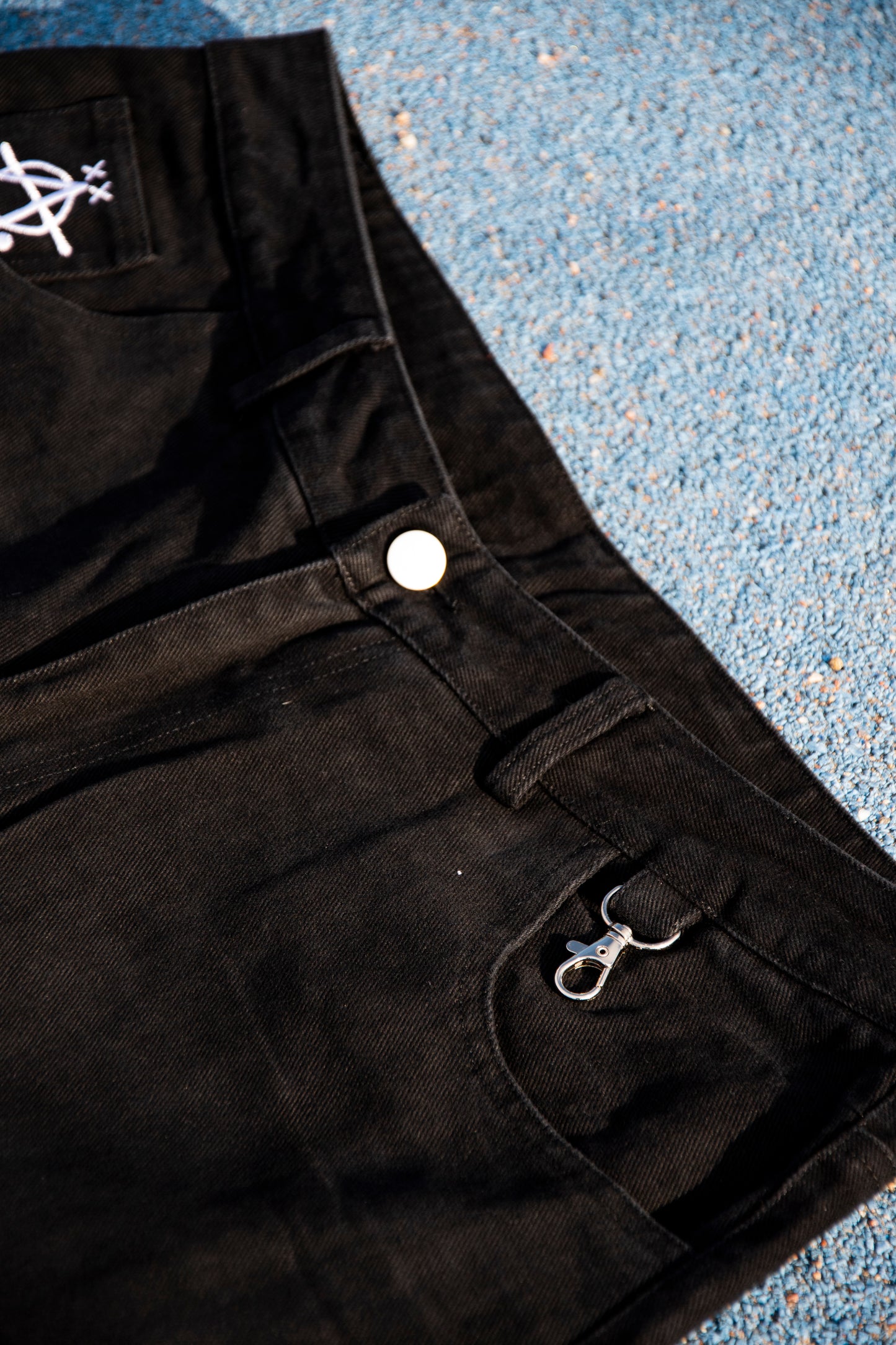 Klämmost - Black track jeans